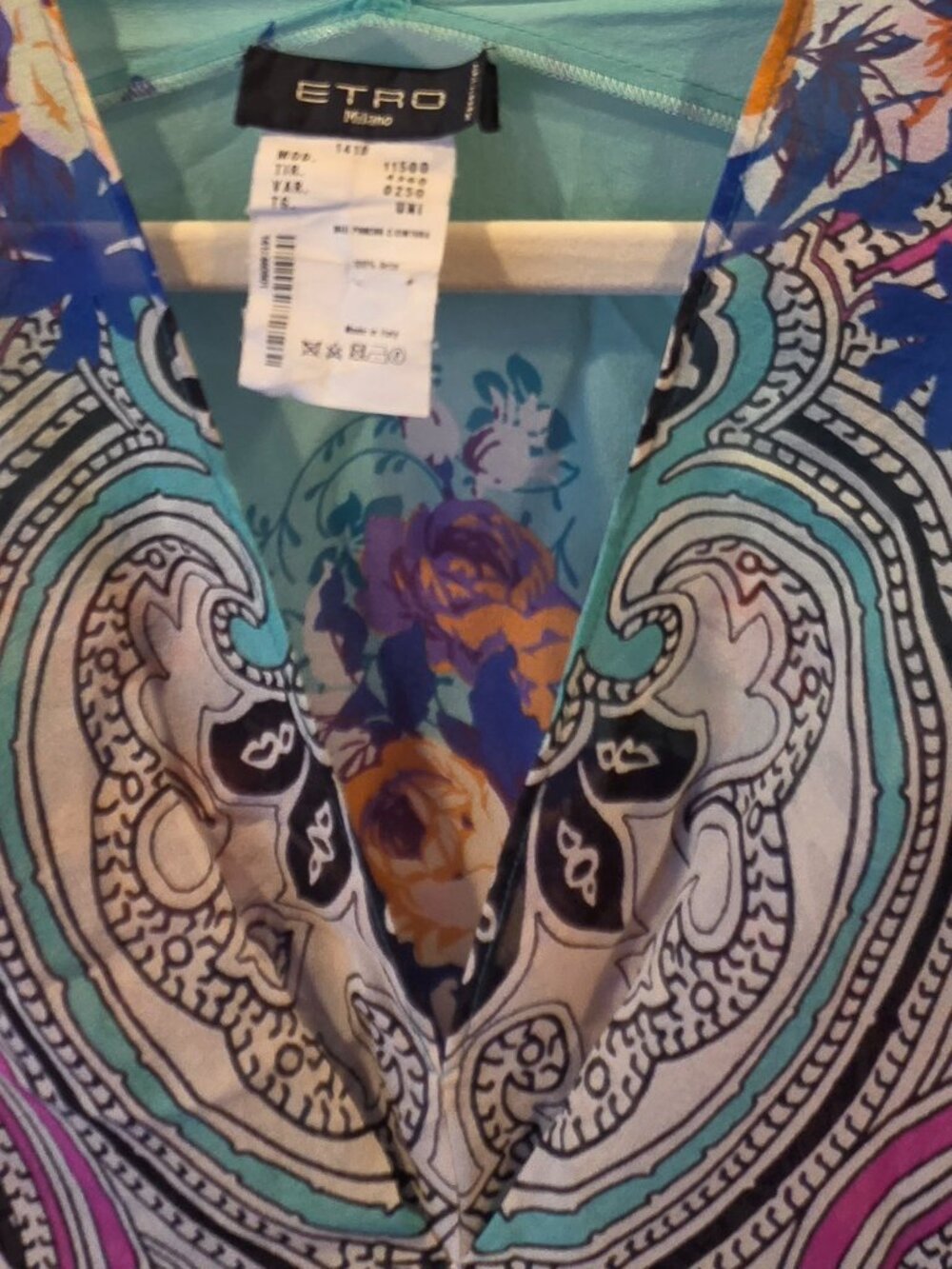Gorgeous Etro - Picture 2 of 4